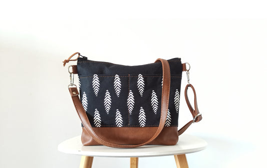 Black and white large crossbody bag with pockets