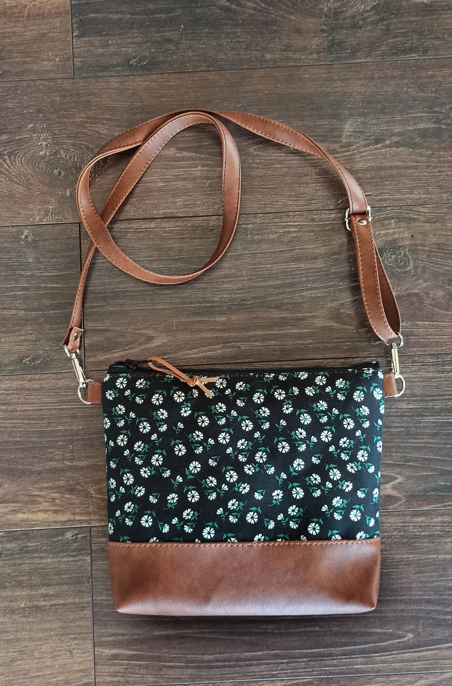 Vegan Crossbody bag- Daisy