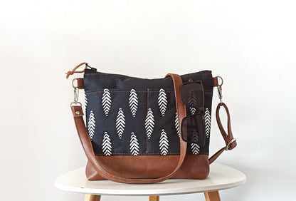 Black and white large crossbody bag with pockets