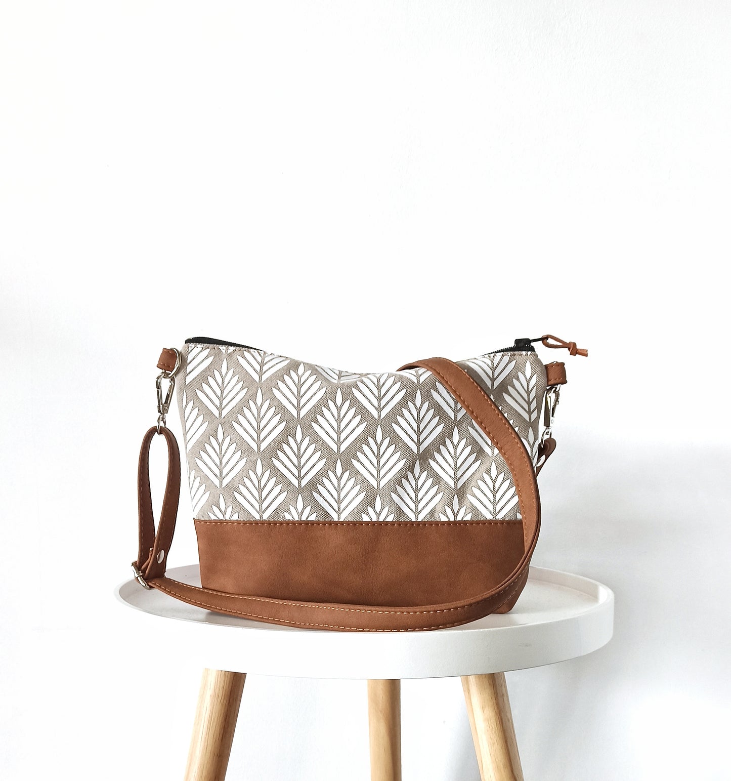 Crossbody bag- White lotus