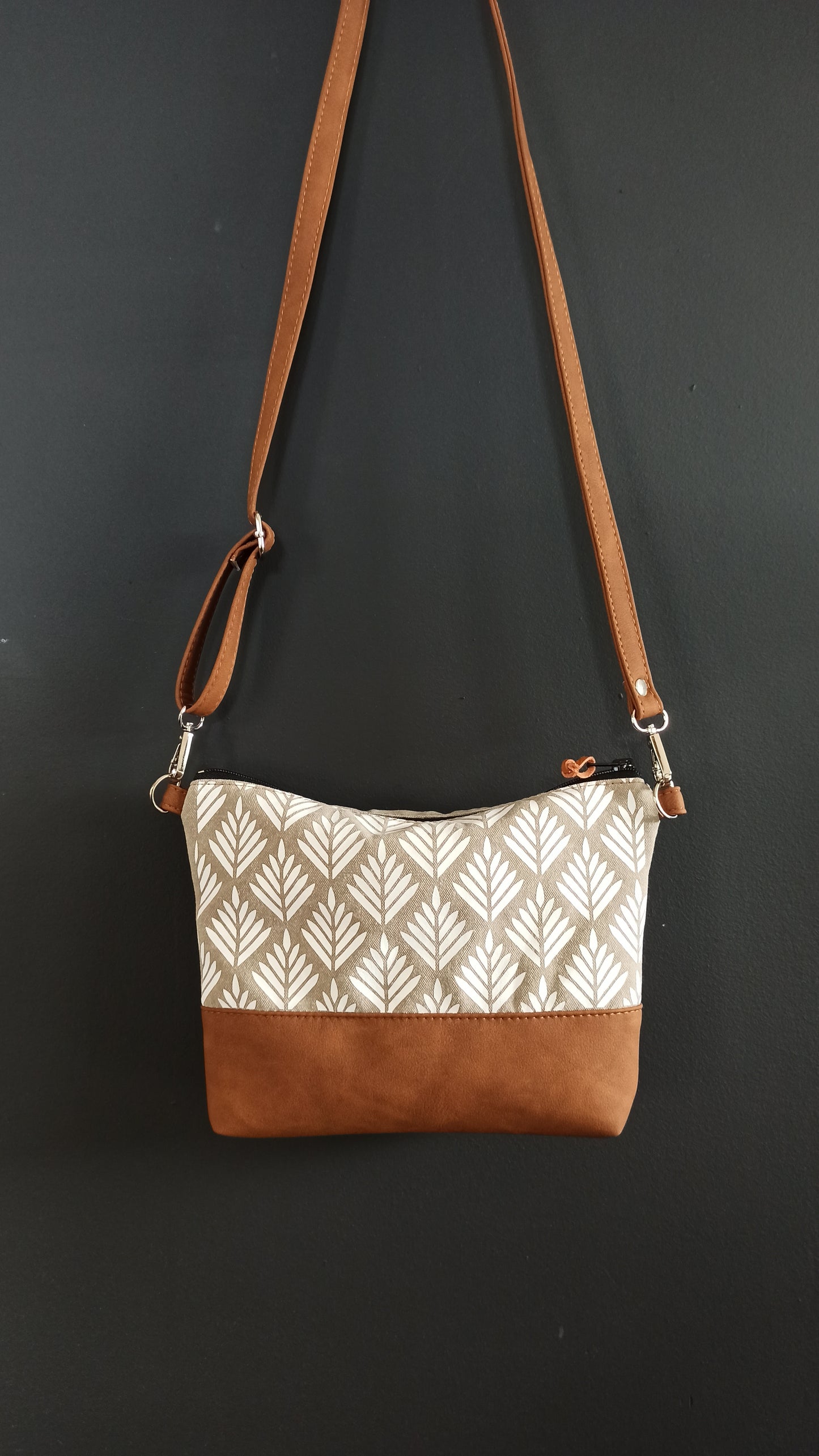 Crossbody bag- White lotus