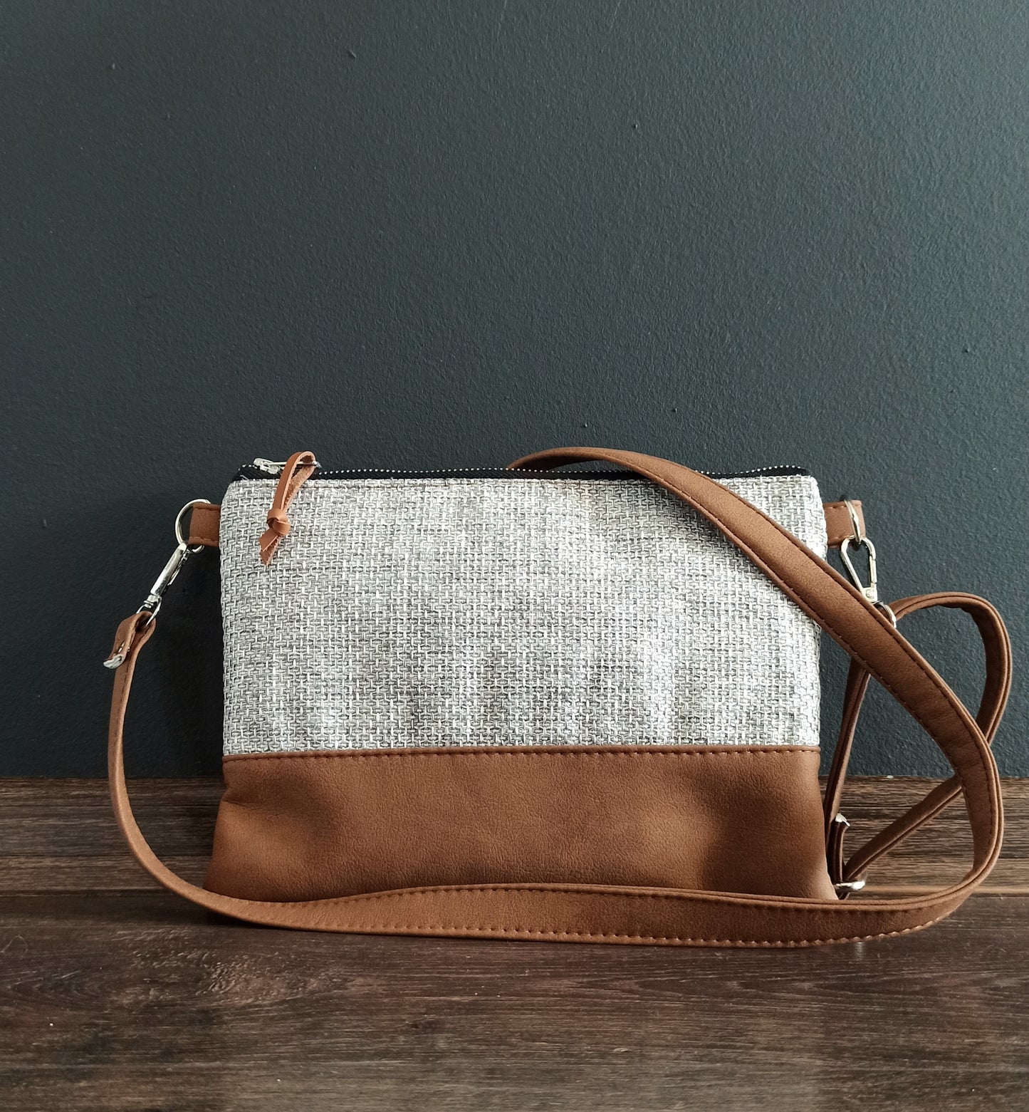 Small crossbody bag- Grey