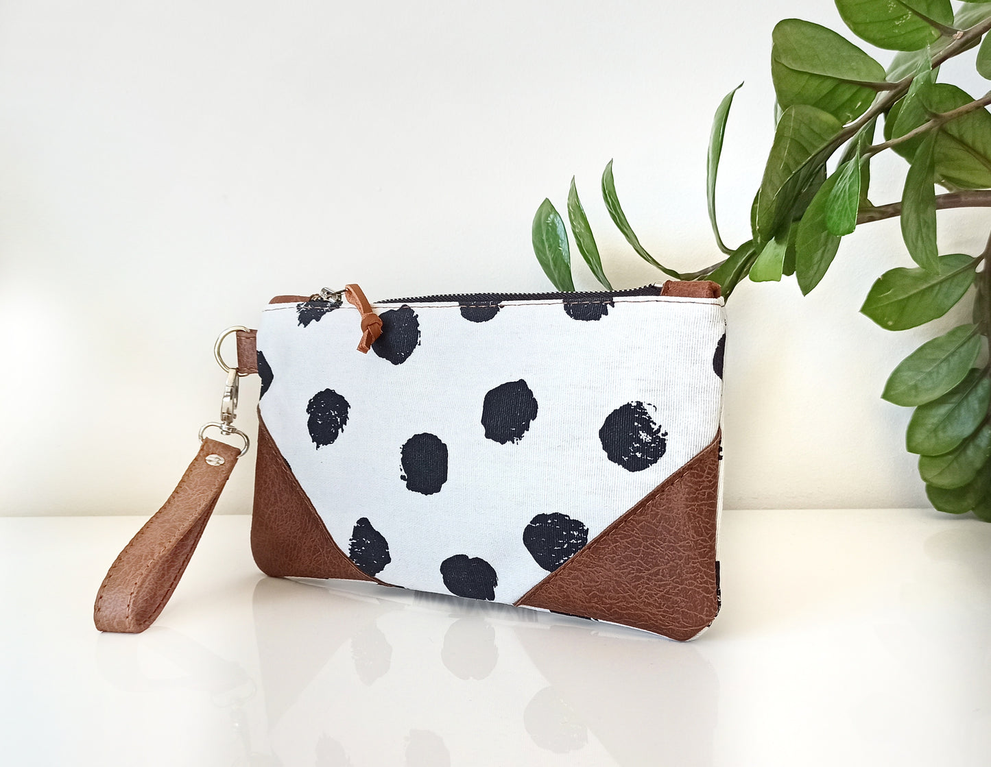 Wristlet purse- Dot