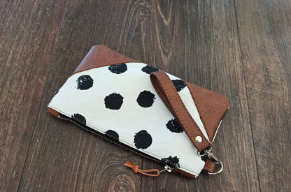 Wristlet purse- Dot