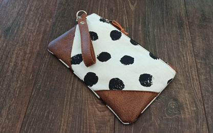 Wristlet purse- Dot