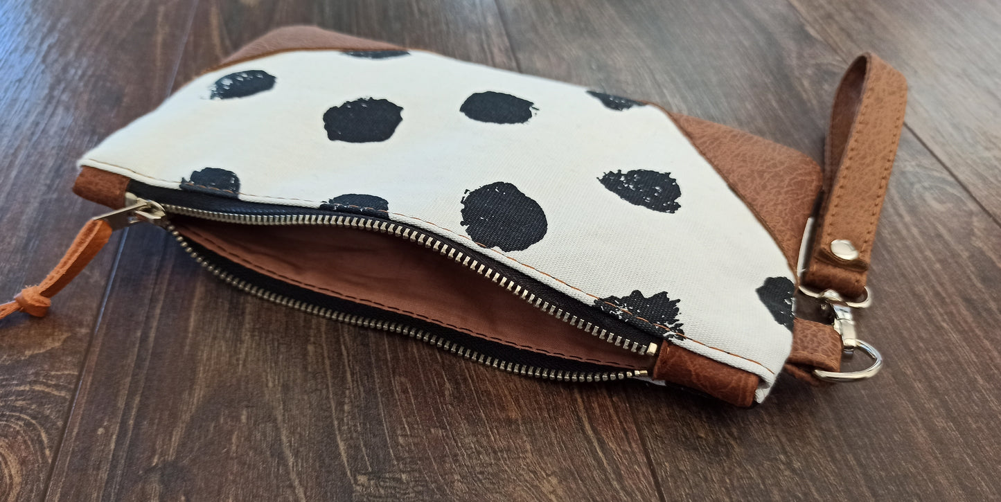 Wristlet purse- Dot