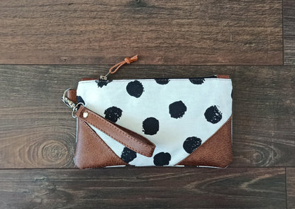 Wristlet purse- Dot