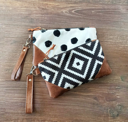 Wristlet purse- Kilim