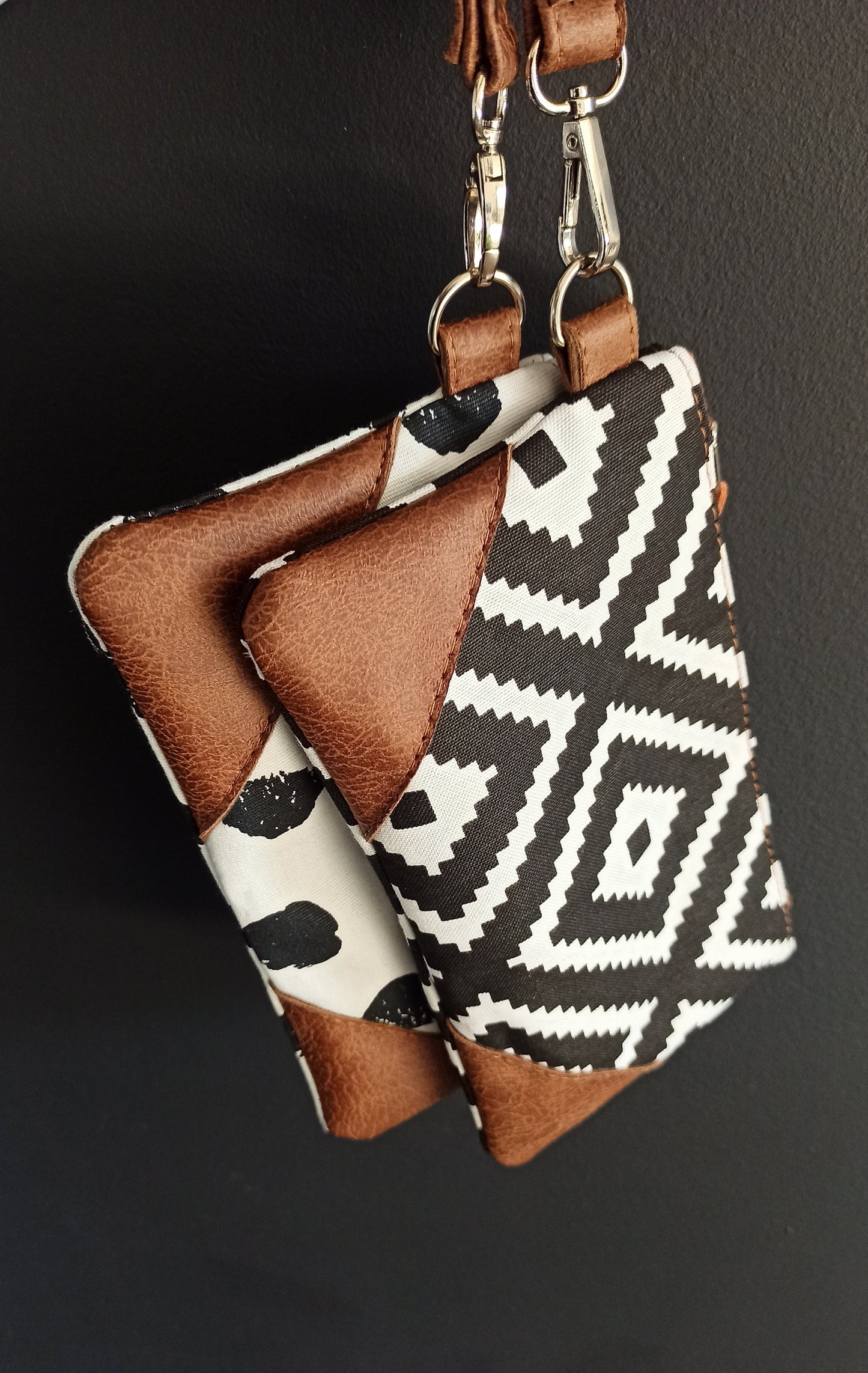 Wristlet purse- Kilim