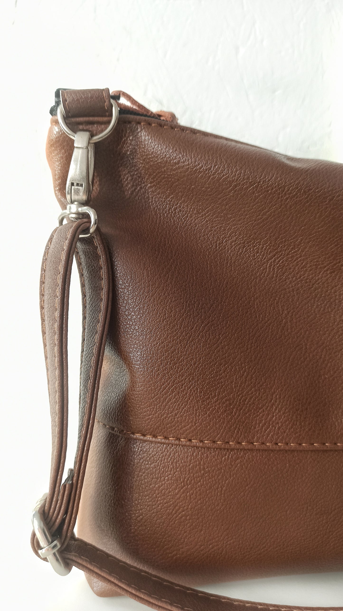 Vegan crossbody bag- Brown