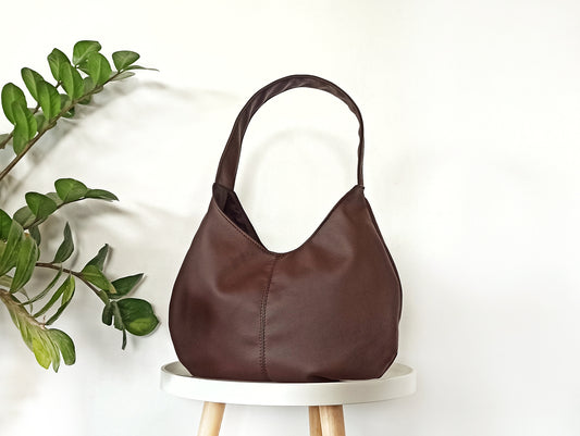 Hobo bag in Chocolate brown- Vegan