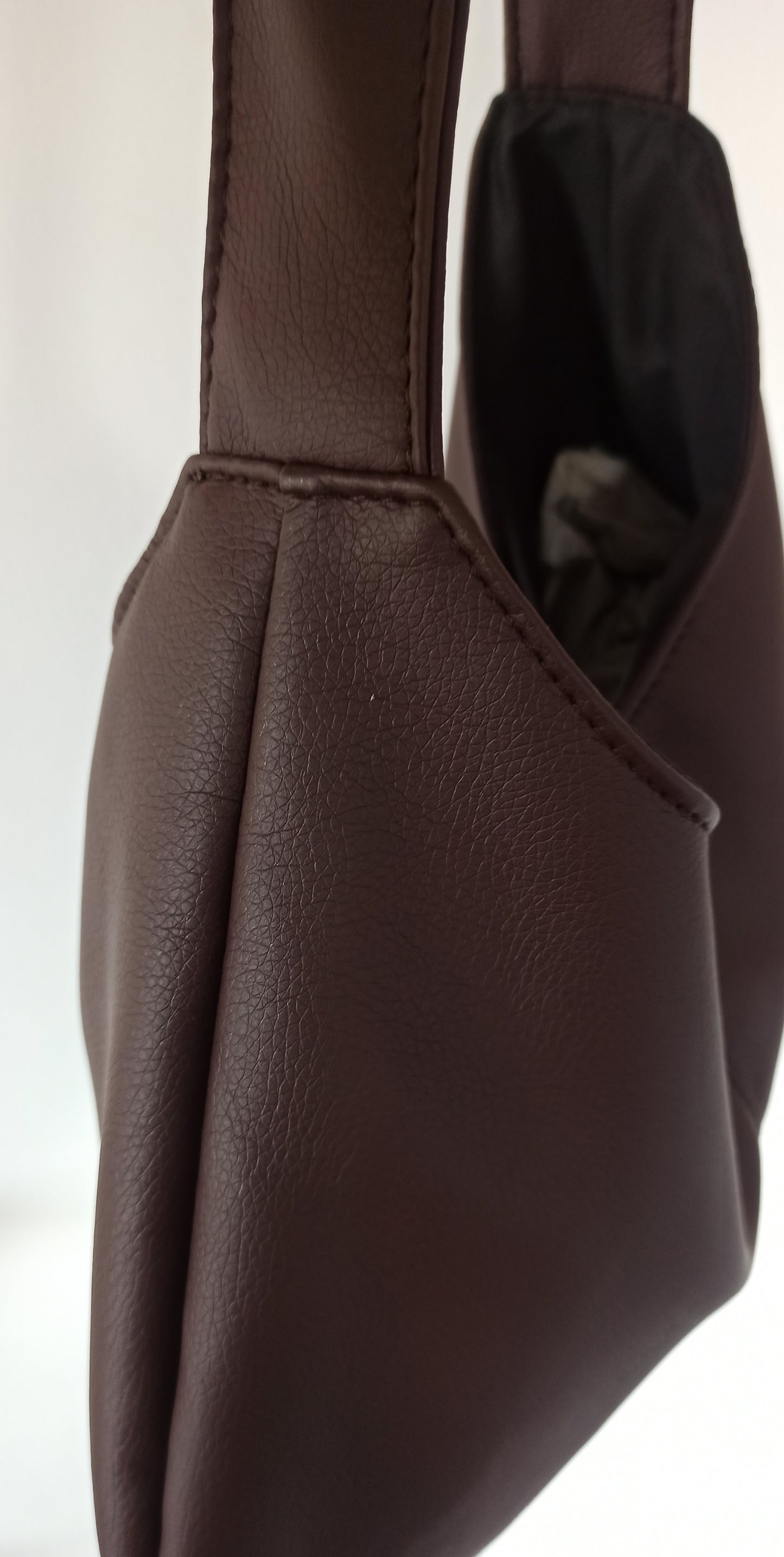 Hobo bag in Chocolate brown- Vegan