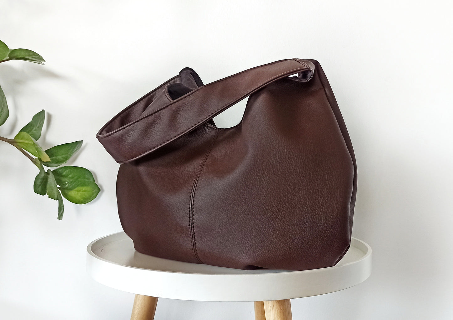 Hobo bag in Chocolate brown- Vegan