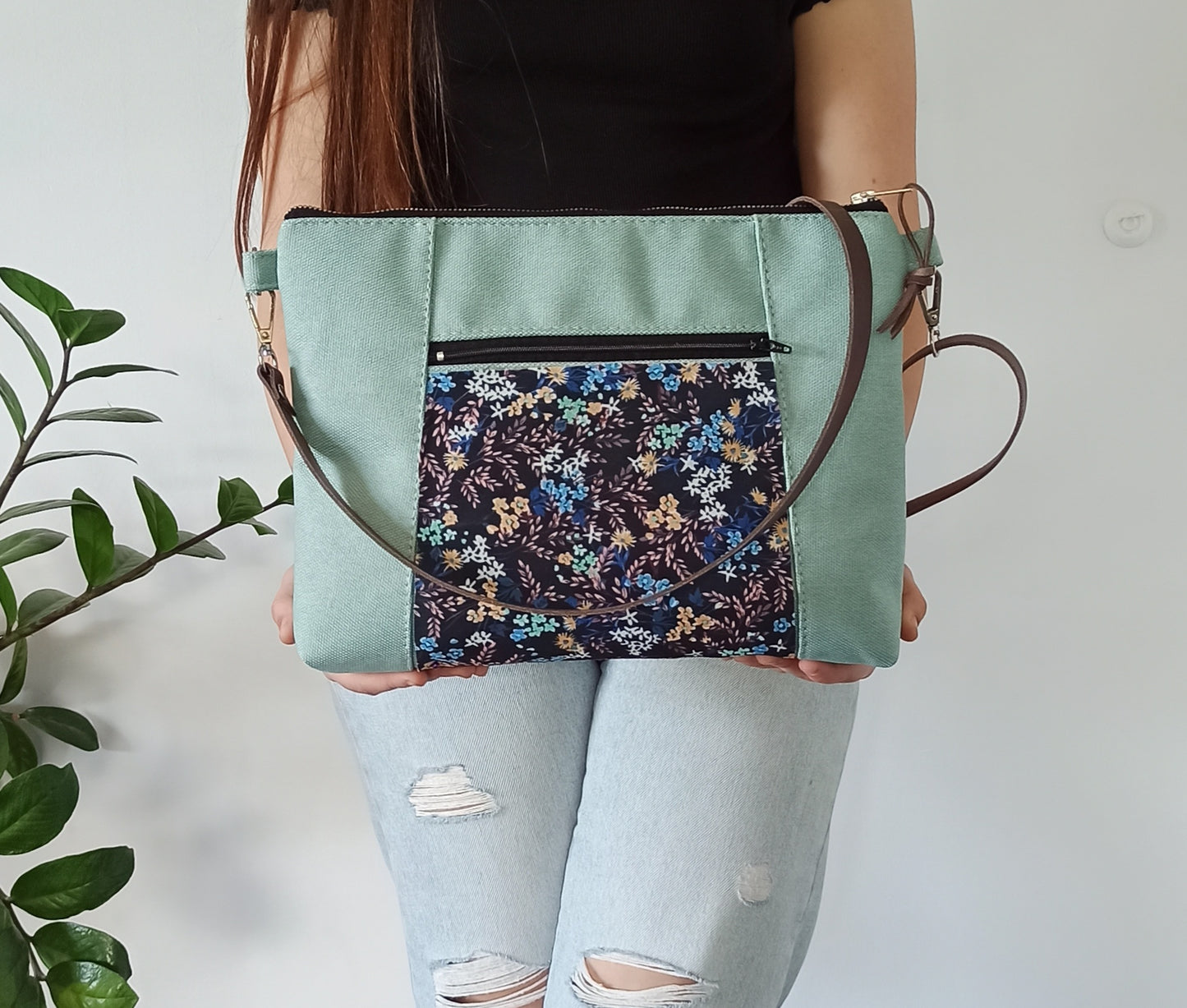 Large Canvas Crossbody bag in Blue