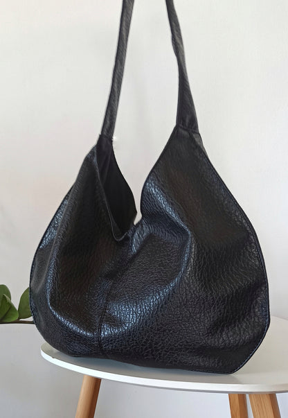 Black minimalist Hobo Bag in black