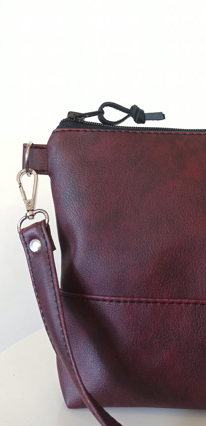 Vegan leather Crossbody bag in Deep Plum