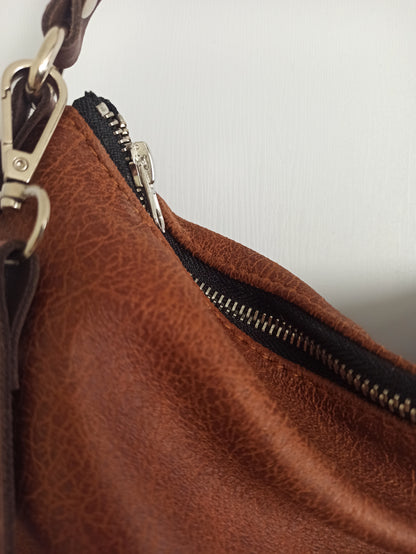 Medium hobo bag- brown