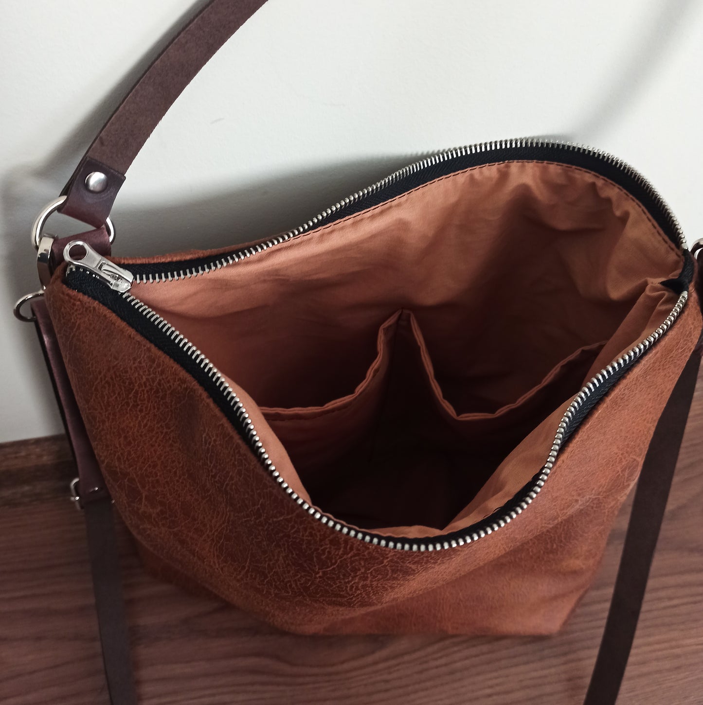 Medium hobo bag- brown