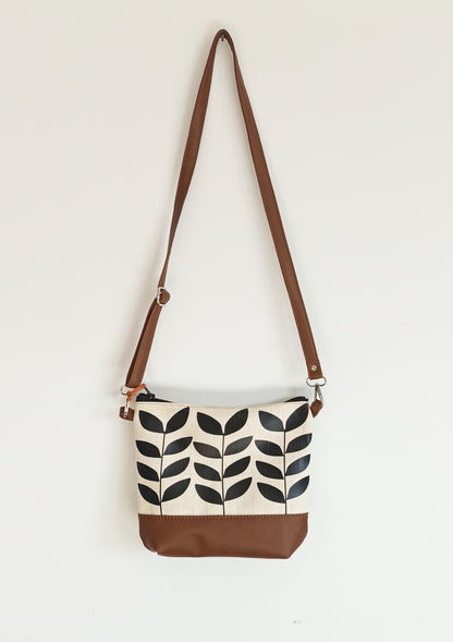 Crossbody bag- Leaf