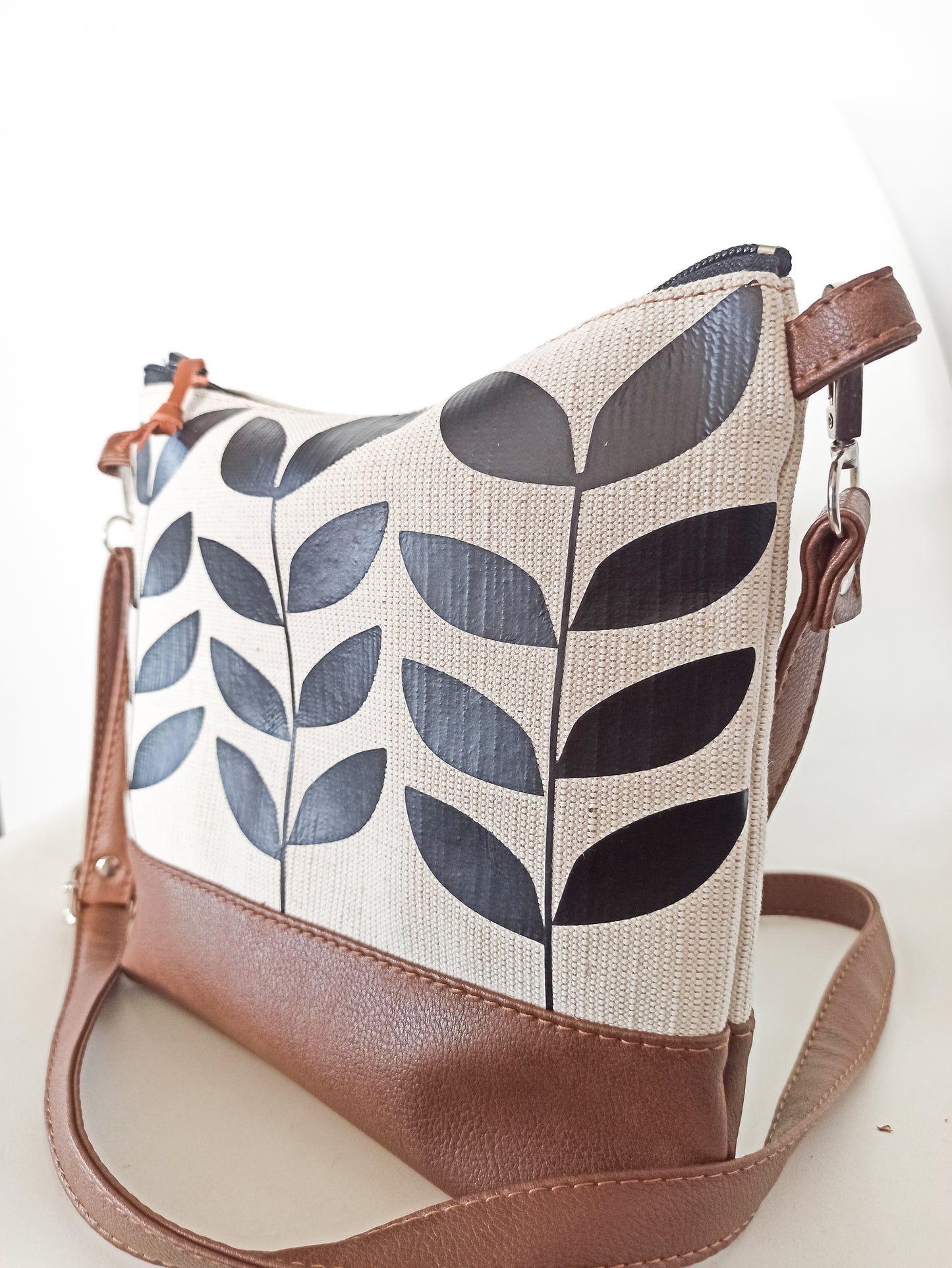 Crossbody bag- Leaf