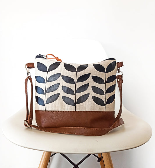 Crossbody bag- Leaf