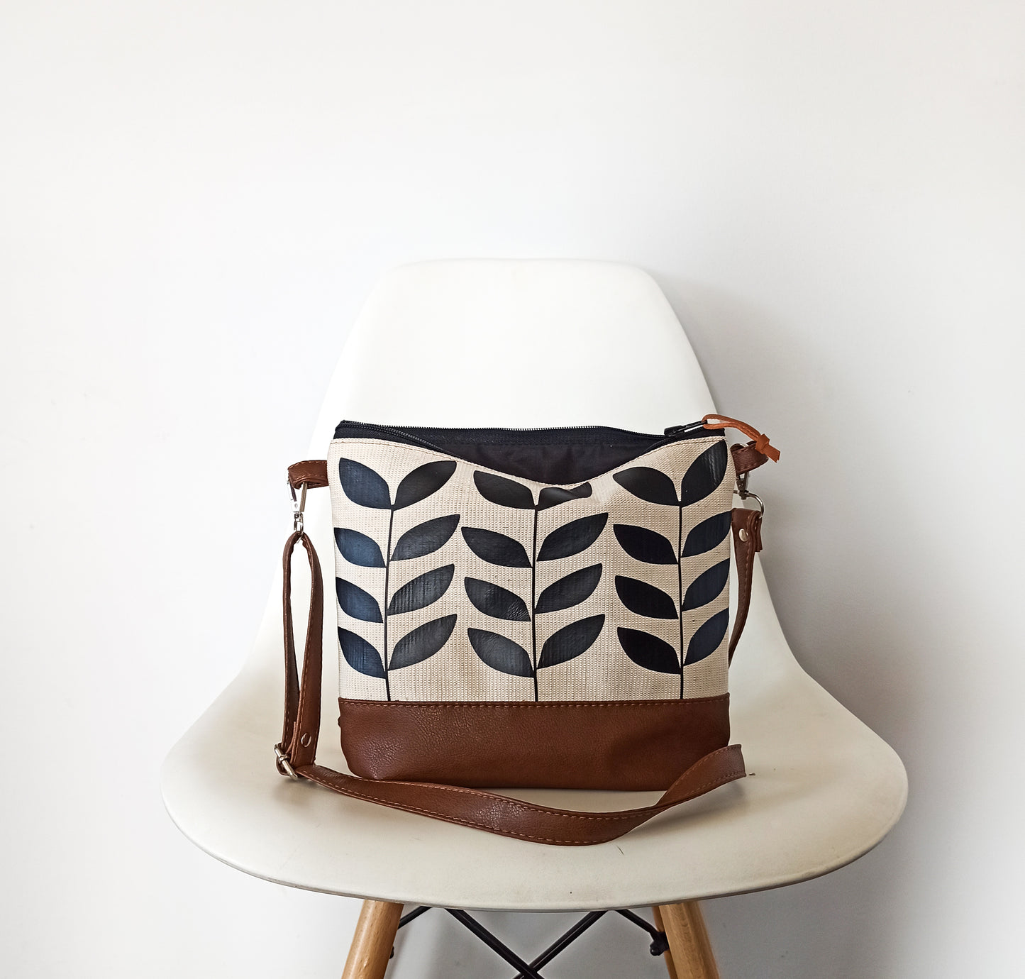 Crossbody bag- Leaf