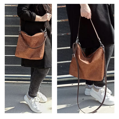 Medium hobo bag- brown