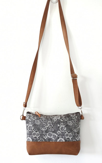 Floral print crossbody bag- Grey flowers