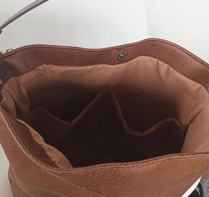 Medium hobo bag- brown