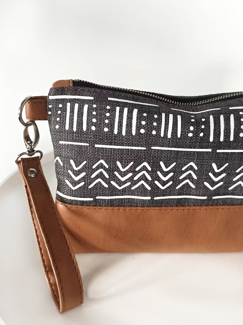 Wristlet purse- Mudcloth