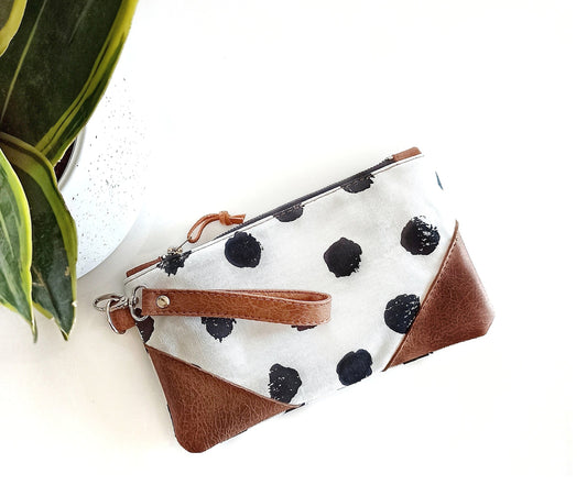 Wristlet purse- Dot